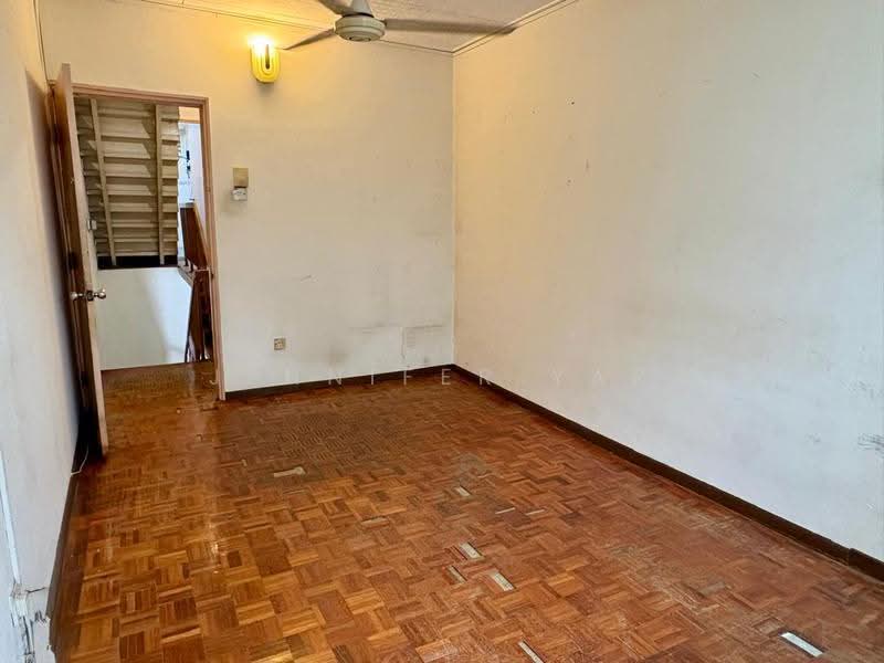 2-storey Terraced House for Sale in Taman Desa (Kuala Lumpur) - Jennifer Yap - 2nd bedroom - PropertyGuru.com.my