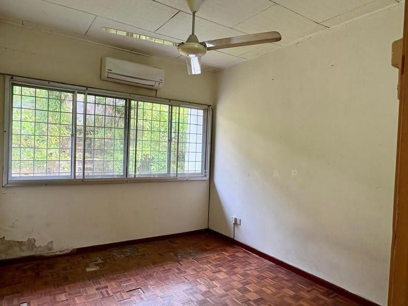 2-storey Terraced House for Sale in Taman Desa (Kuala Lumpur) - Jennifer Yap - 1st back room facing garden - PropertyGuru.com.my