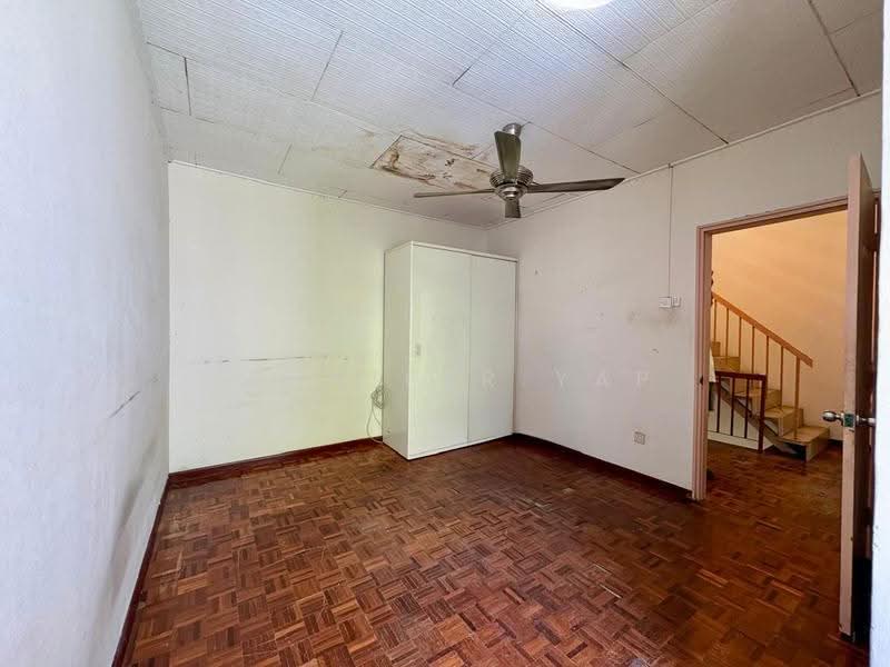 2-storey Terraced House for Sale in Taman Desa (Kuala Lumpur) - Jennifer Yap - 2nd bedroom facing garden - PropertyGuru.com.my