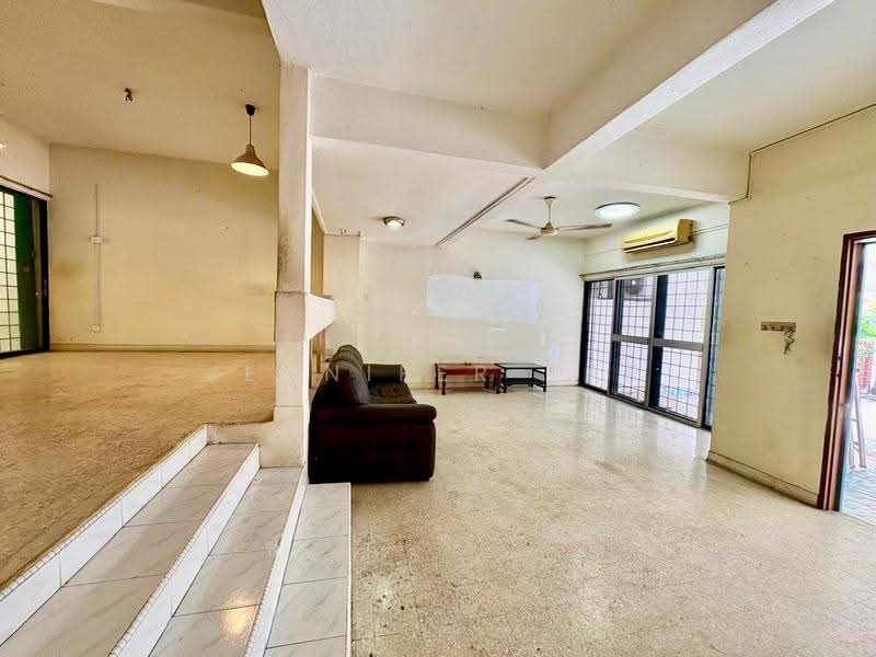 2-storey Terraced House for Sale in Taman Desa (Kuala Lumpur) - Jennifer Yap - Living Room - PropertyGuru.com.my