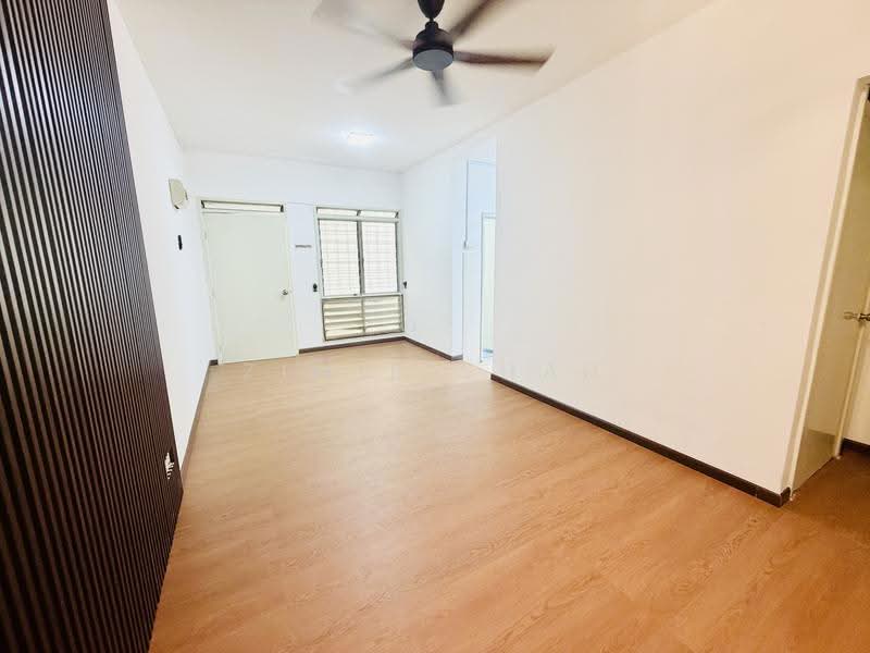 Apartment for Sale at Pangsapuri Seri Kayan - Zimir Shah - Living Room - PropertyGuru.com.my