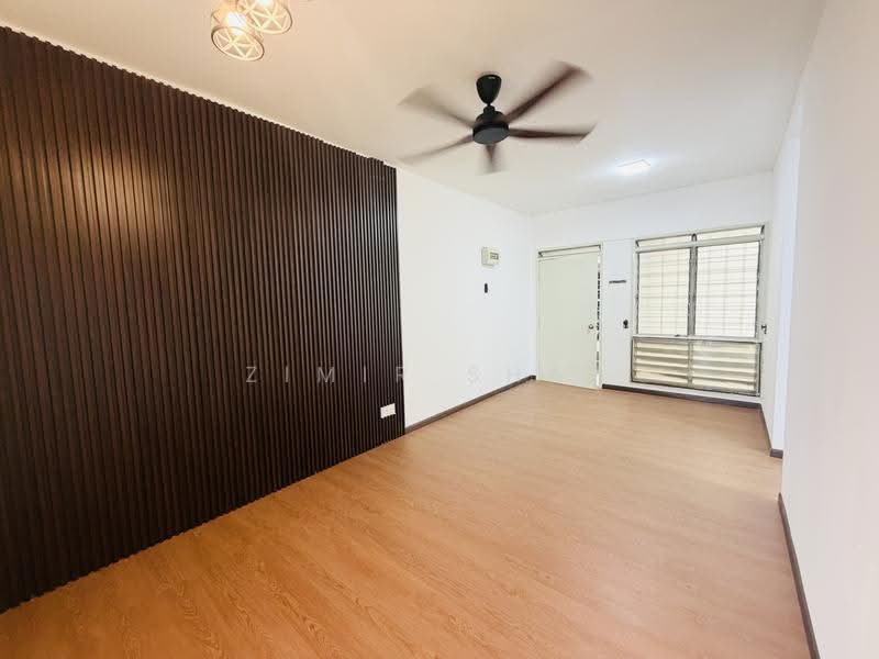 Apartment for Sale at Pangsapuri Seri Kayan - Zimir Shah - Living Room - PropertyGuru.com.my