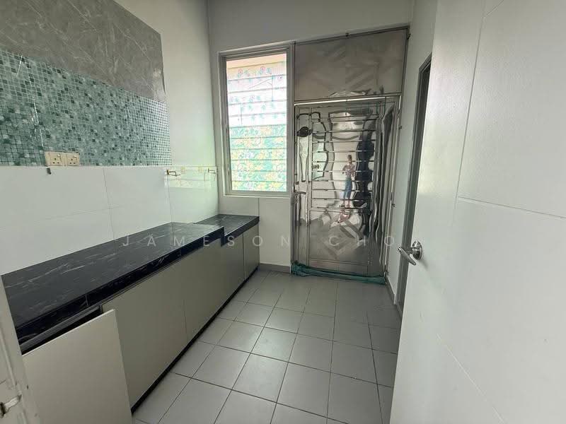 Semi-Detached House for Sale in Taman Nusa Idaman (Iskandar Puteri (Nusajaya)) - Jameson Choo - Kitchen - PropertyGuru.com.my