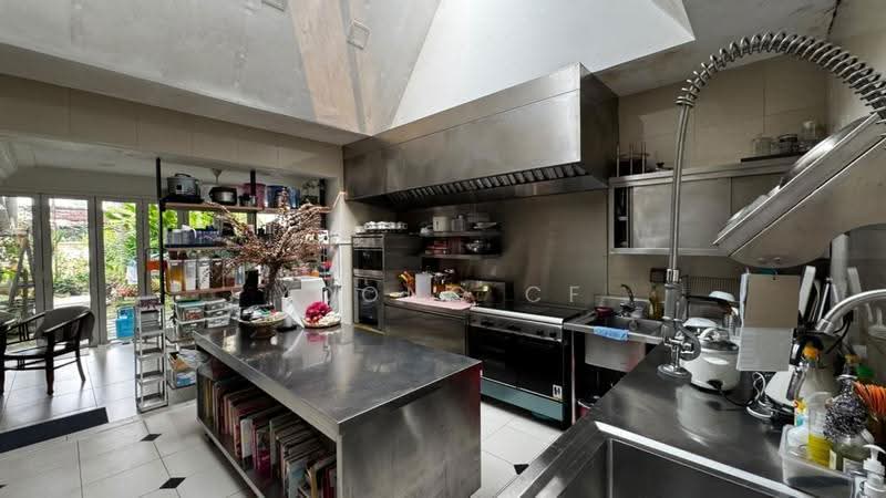Rumah Banglo untuk Dijual di Damansara Heights (Kuala Lumpur) - Yoong CF - Kitchen - PropertyGuru.com.my