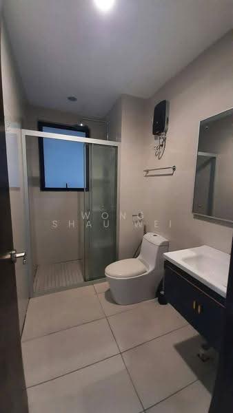 Condominium for Rent at Bay Point @ Country Garden Danga Bay - Wong Shau Wei - Bathroom - PropertyGuru.com.my