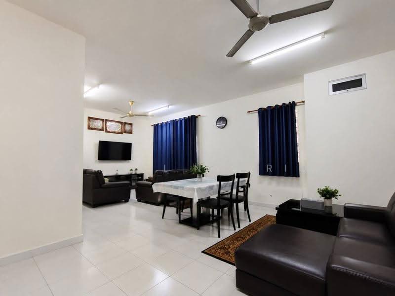 Rumah Teres 2-Tingkat untuk Dijual di Shah Alam (Selangor) - Amirul Nasyriq - Living Room - PropertyGuru.com.my