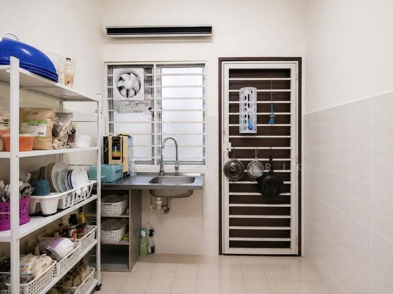 Rumah Teres 2-Tingkat untuk Dijual di Shah Alam (Selangor) - Amirul Nasyriq - Kitchen - PropertyGuru.com.my