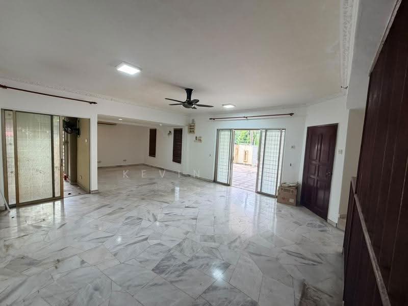 2-storey Terraced House for Sale in BANDAR PUCHONG JAYA (Puchong) - Kevin Tan - Living Room - PropertyGuru.com.my