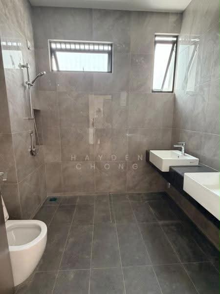 Rumah Kluster untuk Dijual di Austin Crest (Johor Bahru) - Hayden Chong - Bathroom - PropertyGuru.com.my