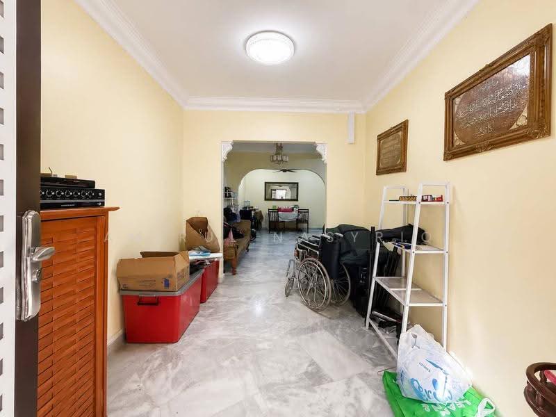 2-storey Terraced House for Sale in Seksyen 19 (Shah Alam) - Amirul Nasyriq - Corridor - PropertyGuru.com.my