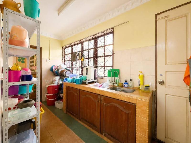 2-storey Terraced House for Sale in Seksyen 19 (Shah Alam) - Amirul Nasyriq - Kitchen - PropertyGuru.com.my