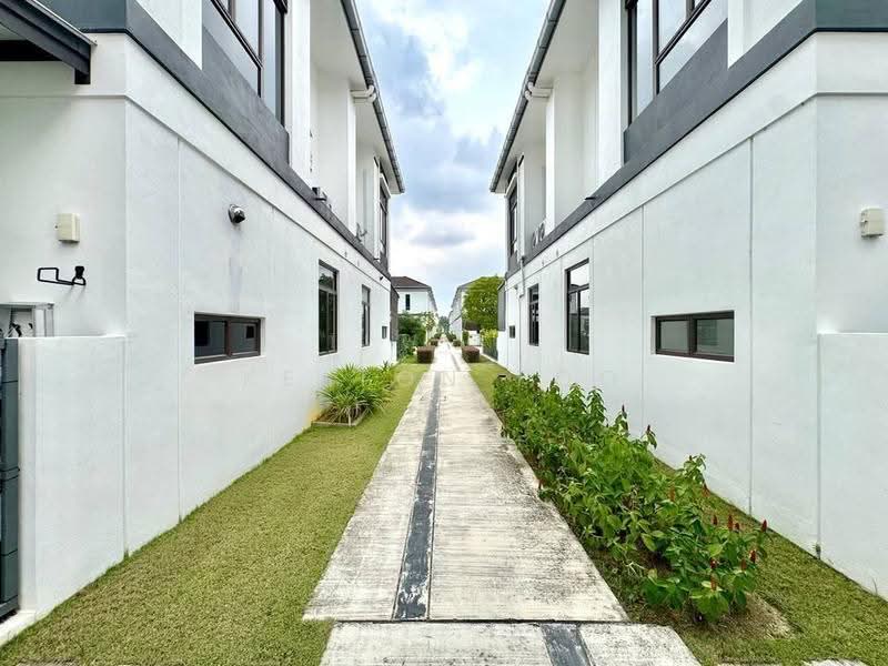 2-storey Terraced House for Sale in Eco Grandeur (Puncak Alam) - Kelton Foo - Exterior - PropertyGuru.com.my