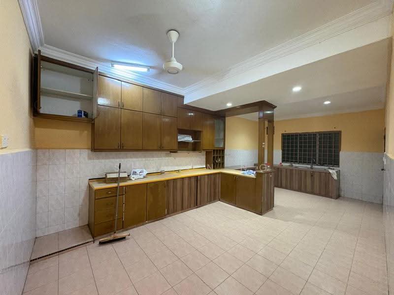 Rumah Berkembar untuk Dijual di Taman Megah Ria (Masai) - Sharon Ng - Kitchen - PropertyGuru.com.my