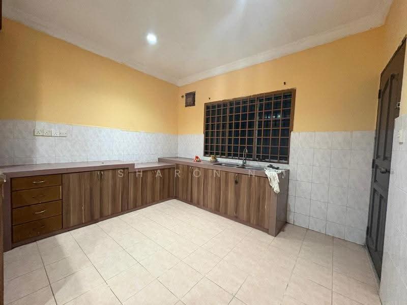 Rumah Berkembar untuk Dijual di Taman Megah Ria (Masai) - Sharon Ng - Kitchen - PropertyGuru.com.my