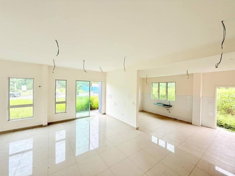 Bungalow House for Sale in Seremban (Negeri Sembilan) - Hassan Basri Suhaimi - Living Room - PropertyGuru.com.my