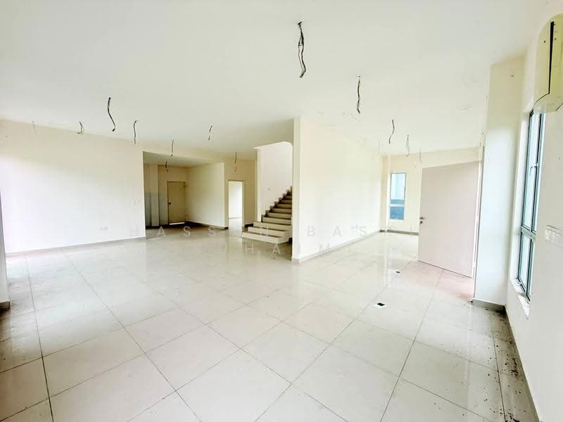 Bungalow House for Sale in Seremban (Negeri Sembilan) - Hassan Basri Suhaimi - Living Room - PropertyGuru.com.my