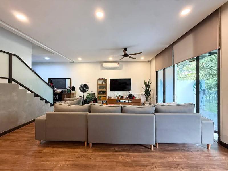 3-storey Terraced House for Sale in Shah Alam (Selangor) - Amirul Nasyriq - Living Room - PropertyGuru.com.my