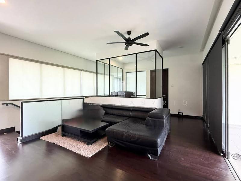 3-storey Terraced House for Sale in Shah Alam (Selangor) - Amirul Nasyriq - Living Room - PropertyGuru.com.my