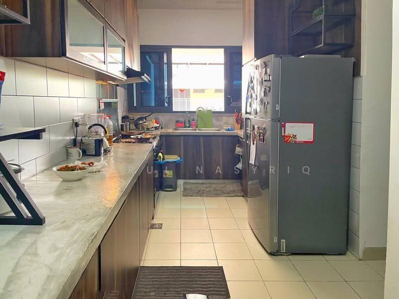 3-storey Terraced House for Sale in Shah Alam (Selangor) - Amirul Nasyriq - Kitchen - PropertyGuru.com.my