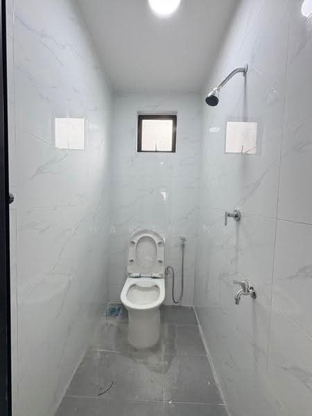 Rumah Teres 2-Tingkat untuk Dijual di Taman Pancasila (Kulai) - Sharon Ng - Bathroom - PropertyGuru.com.my