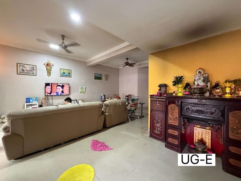 Rumah Teres 2-Tingkat untuk Dijual di Bukit Jelutong (Shah Alam) - Stephanie Lim - Living Room - PropertyGuru.com.my