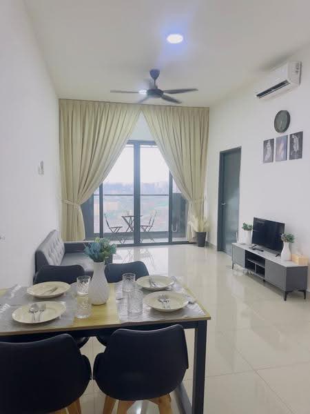 Kediaman Servis untuk Disewa di Aera Residence - Yi Jun - Living Room - PropertyGuru.com.my
