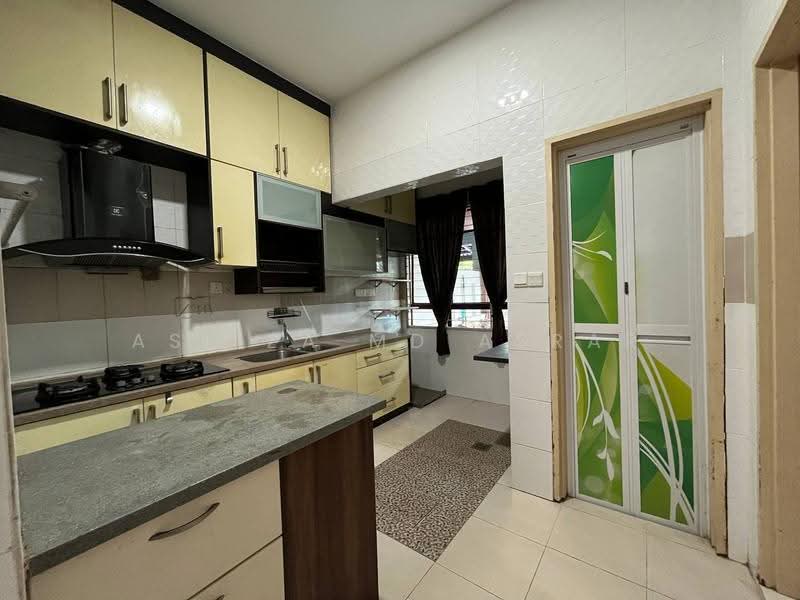 2-storey Terraced House for Sale in Denai Alam (Shah Alam) - Asliza Md Asrar - Kitchen - PropertyGuru.com.my