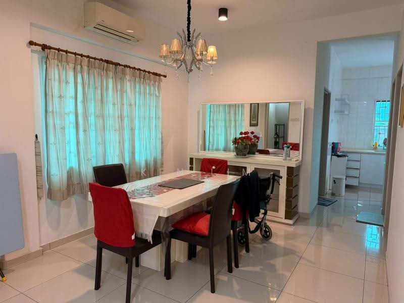Rumah Teres 2-Tingkat untuk Disewa di Sungai Long (Bandar Sungai Long) - Ken Lim - Dining Room - PropertyGuru.com.my
