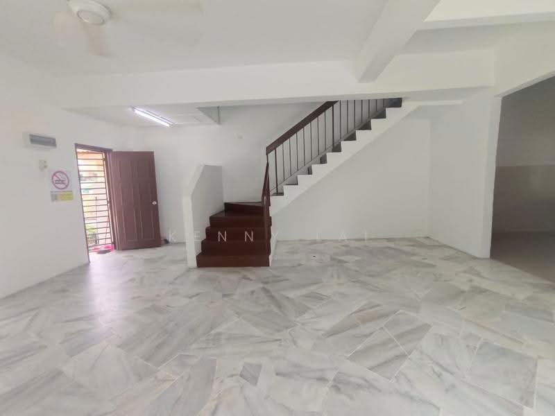 Rumah Teres 2-Tingkat untuk Disewa di Bandar Mahkota Cheras (Cheras) - Kenny Lai - Entrance - PropertyGuru.com.my