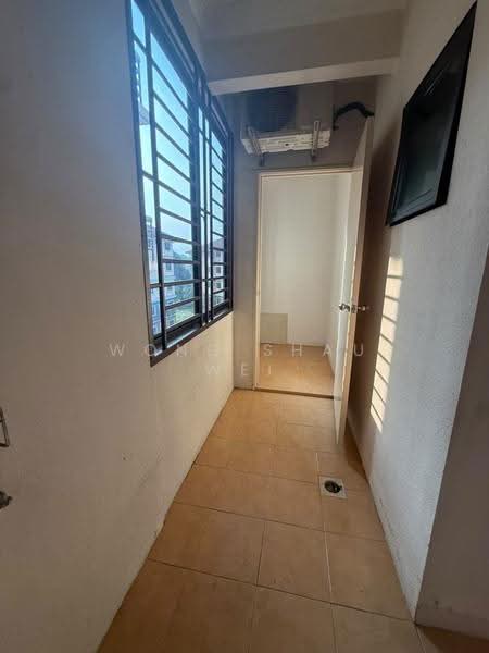 Apartment for Rent at Larkin Residence - Wong Shau Wei - Corridor - PropertyGuru.com.my