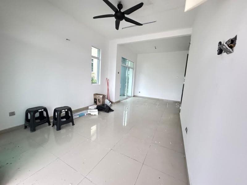 Rumah Berkembar untuk Dijual di Kluang (Johor) - ALHAFIZ AZIS - Living Room - PropertyGuru.com.my
