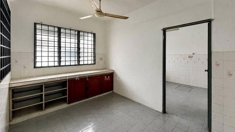 2-storey Terraced House for Sale in Klang (Selangor) - Danial Mohd Zaki - Kitchen - PropertyGuru.com.my