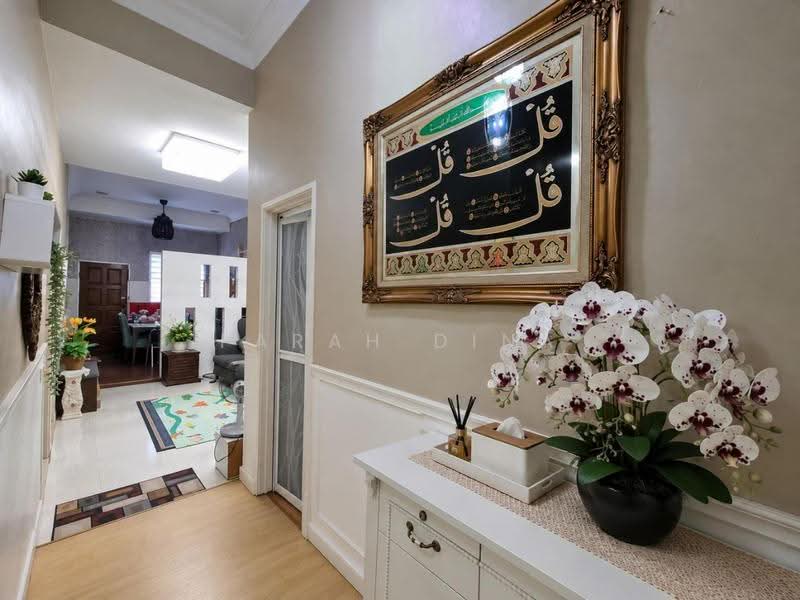 Rumah Teres 1-Tingkat untuk Dijual di Sungai Buloh (Selangor) - Farah Dina - Corridor - PropertyGuru.com.my