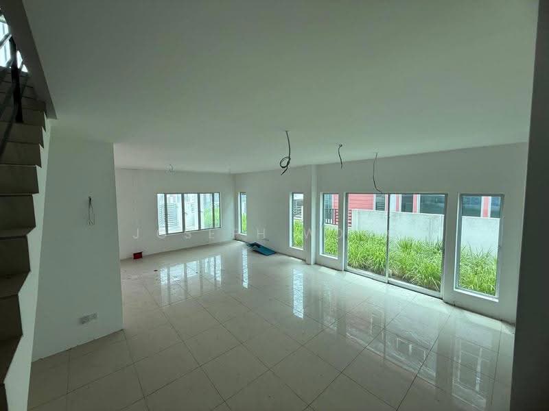 Rumah Berkembar untuk Dijual di Panorama Lapangan Saujana (Green Park) (Ipoh) - Joseph Wong - Living Room - PropertyGuru.com.my