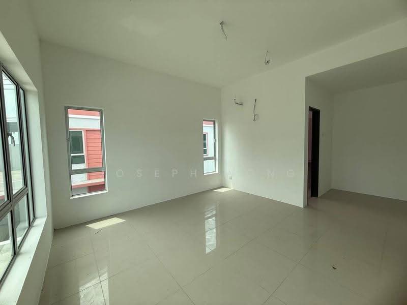 Rumah Berkembar untuk Dijual di Panorama Lapangan Saujana (Green Park) (Ipoh) - Joseph Wong - Living Room - PropertyGuru.com.my
