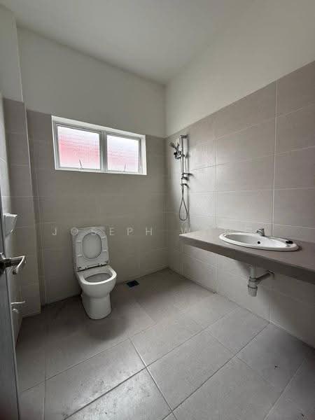 Rumah Berkembar untuk Dijual di Panorama Lapangan Saujana (Green Park) (Ipoh) - Joseph Wong - Bathroom - PropertyGuru.com.my