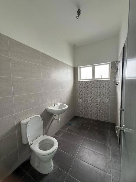 Rumah Berkembar untuk Dijual di Panorama Lapangan Saujana (Green Park) (Ipoh) - Joseph Wong - Bathroom - PropertyGuru.com.my