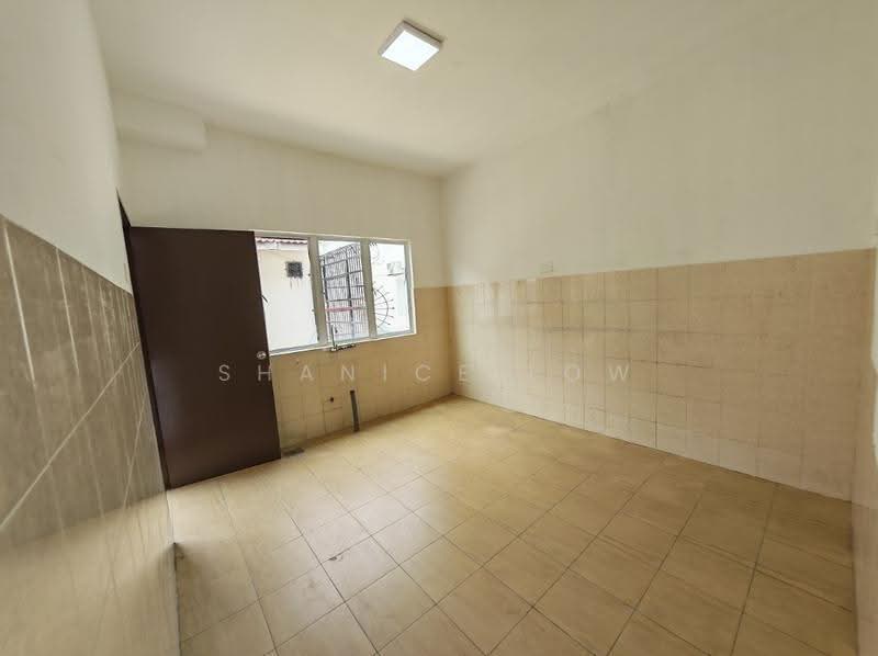 Rumah Teres 2-Tingkat untuk Dijual di TAMAN PUCHONG UTAMA (Puchong) - Shanice Low - Kitchen - PropertyGuru.com.my