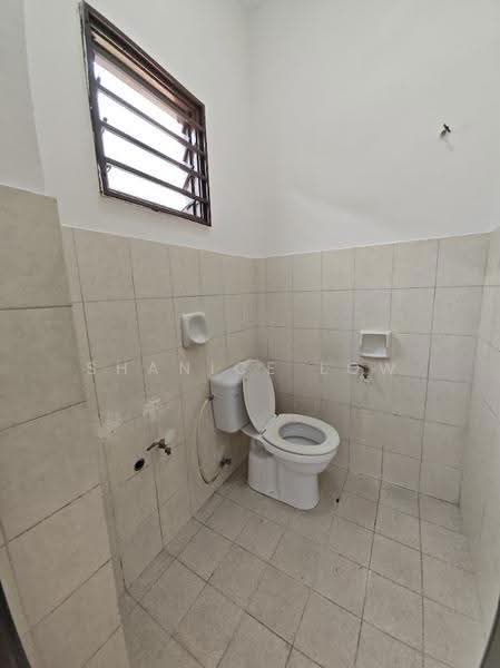 Rumah Teres 2-Tingkat untuk Dijual di TAMAN PUCHONG UTAMA (Puchong) - Shanice Low - Bathroom - PropertyGuru.com.my