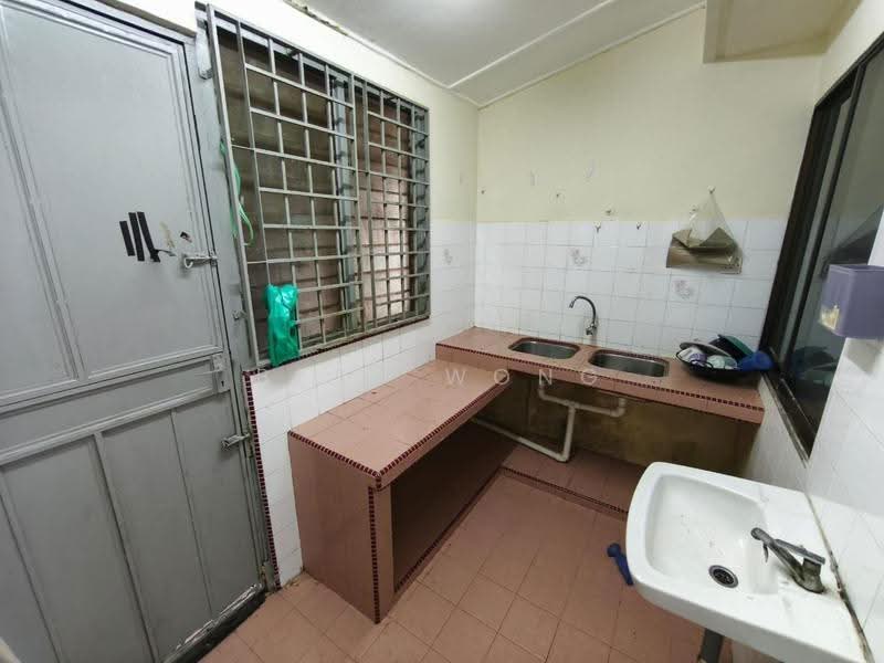 Rumah Teres 2-Tingkat untuk Disewa di Senai (Johor Bahru) - Bess Wong - Kitchen - PropertyGuru.com.my