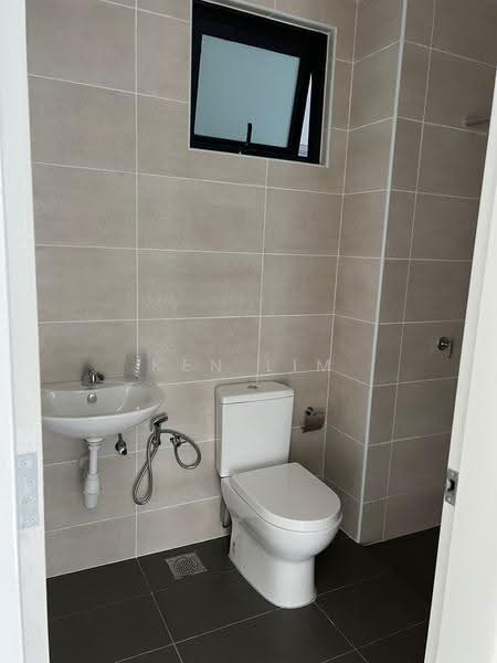 Kondominium untuk Dijual di Alstonia Residence - Ken Lim - Bathroom - PropertyGuru.com.my