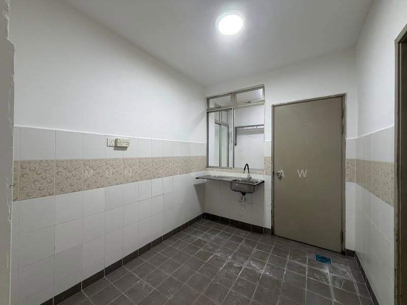 Apartment for Sale at Putatan Platinum Apartment - Mun Siew Liaw - Kitchen - PropertyGuru.com.my