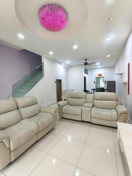 2-storey Terraced House for Rent in Taman Mount Austin (Tebrau) - Daphne Lee - Living Room - PropertyGuru.com.my