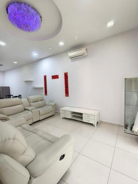 2-storey Terraced House for Rent in Taman Mount Austin (Tebrau) - Daphne Lee - Living Room - PropertyGuru.com.my