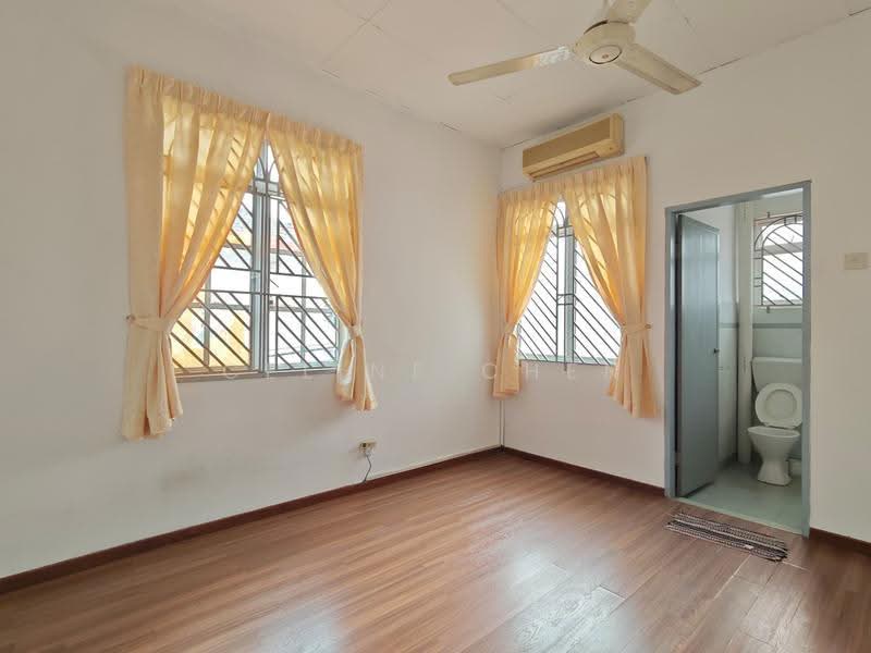 Terraced House for Sale in Taman Merdeka Jaya (Batu Berendam) - Celine Chen - Bathroom - PropertyGuru.com.my
