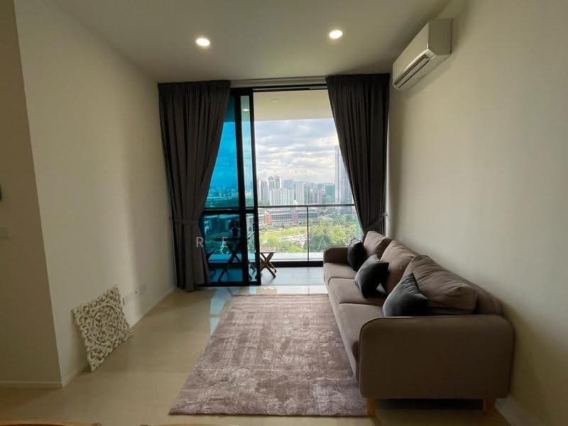 Kediaman Servis untuk Dijual di 10 Stonor - Rex Tan - Living Room - PropertyGuru.com.my