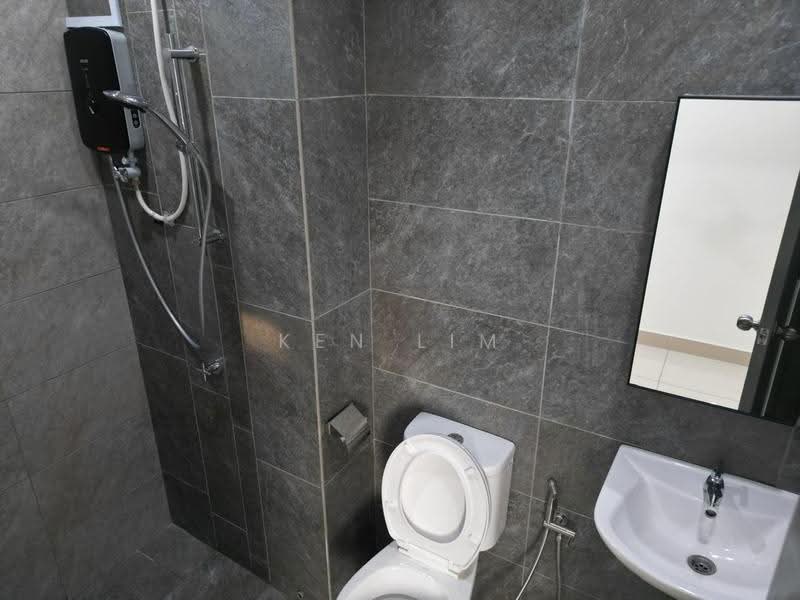 Service Residence for Sale at Traders Park - Ken Lim - Bathroom - PropertyGuru.com.my