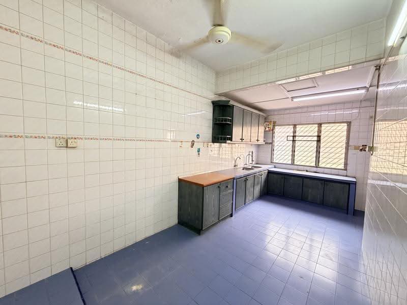 2-storey Terraced House for Sale in Taman Overseas Union (Taman Oug) (Jalan Klang Lama (Old Klang Road)) - Jimmy Ng - Kitchen - PropertyGuru.com.my