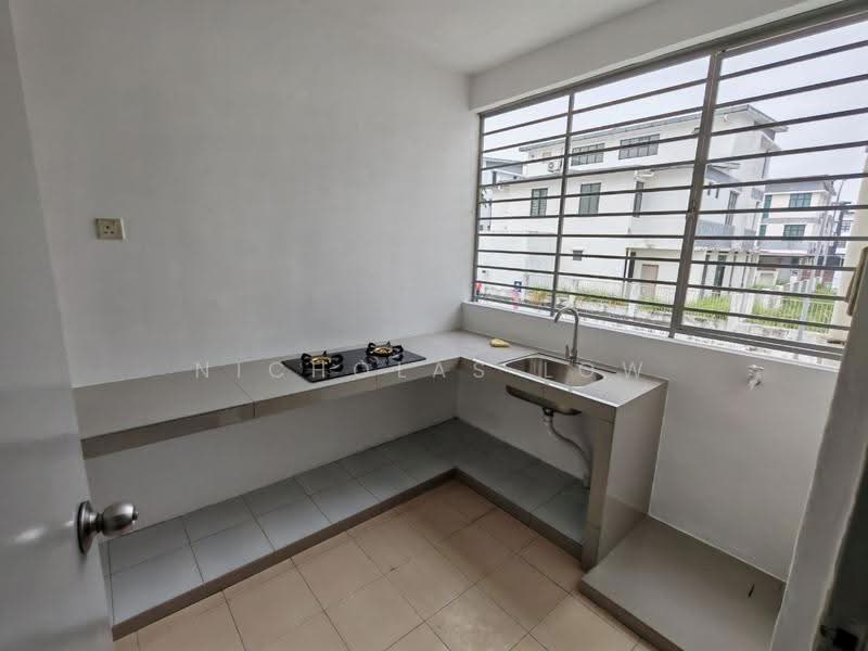 Pangsapuri untuk Disewa di Seri Mutiara Mas - Nicholas Low - Kitchen - PropertyGuru.com.my