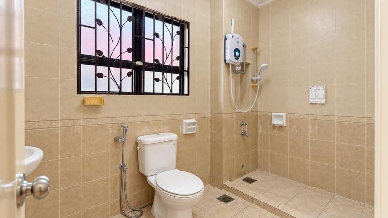Rumah Teres 2-Tingkat untuk Dijual di Bandar Kinrara (Selangor) - Dr Shahril Nizam - Bathroom - PropertyGuru.com.my